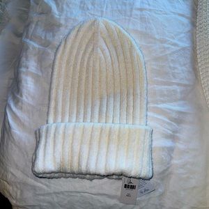 NWT Women Meave Winter Hat. Never been worn. It’s perfect condition
